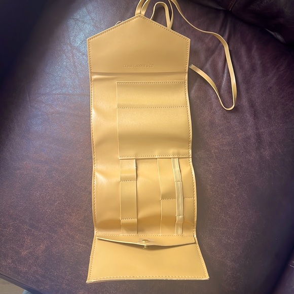 Glass Ladder Co. Katherine Tech Organizer Roll - Picture 1 of 7